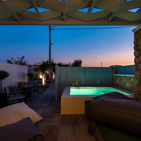 Kasteli Suites ペリヴォラス エクステリア 写真