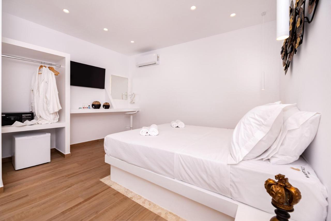 Kasteli Suites ペリヴォラス エクステリア 写真