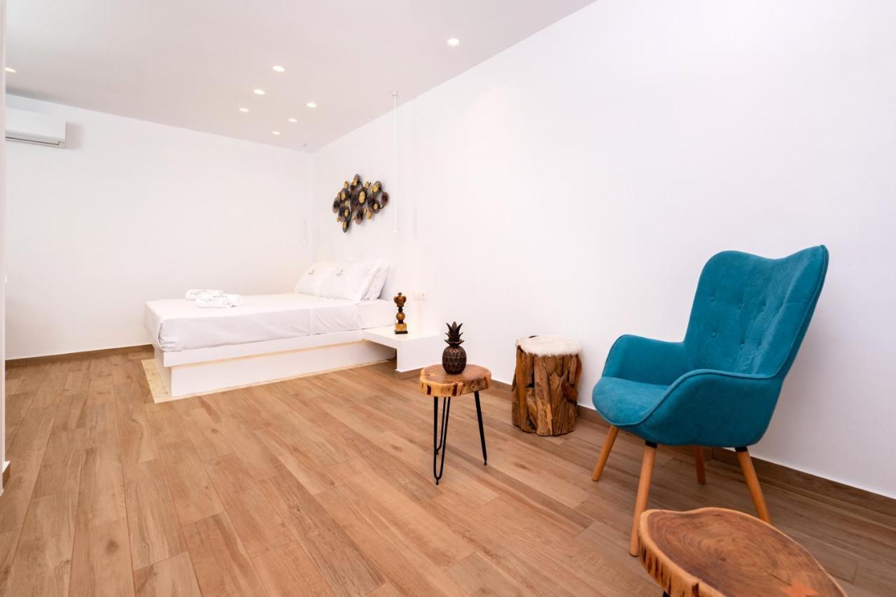 Kasteli Suites ペリヴォラス エクステリア 写真
